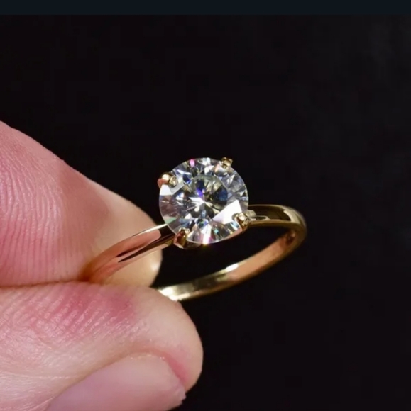 Gorgeous 4 Ct Moissanite Diamond Solitaire Gold Plated Ring - Picture 3 of 6